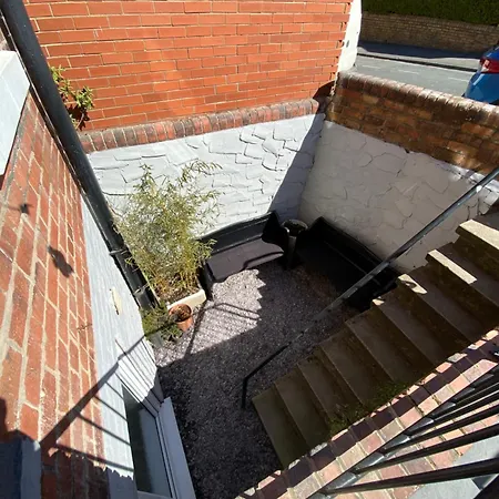 Vere House, 1, Spacious & Great Location Apartment Scarborough