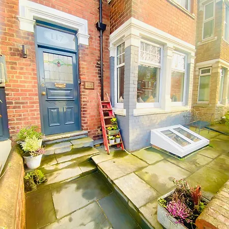 Vere House, 1, Spacious & Great Location شقة