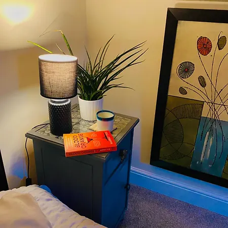 Vere House, 1, Spacious & Great Location شقة